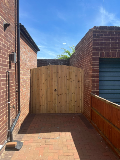New Pair Of Gates Installed Flitwick Bedfordshire 02 Medium
